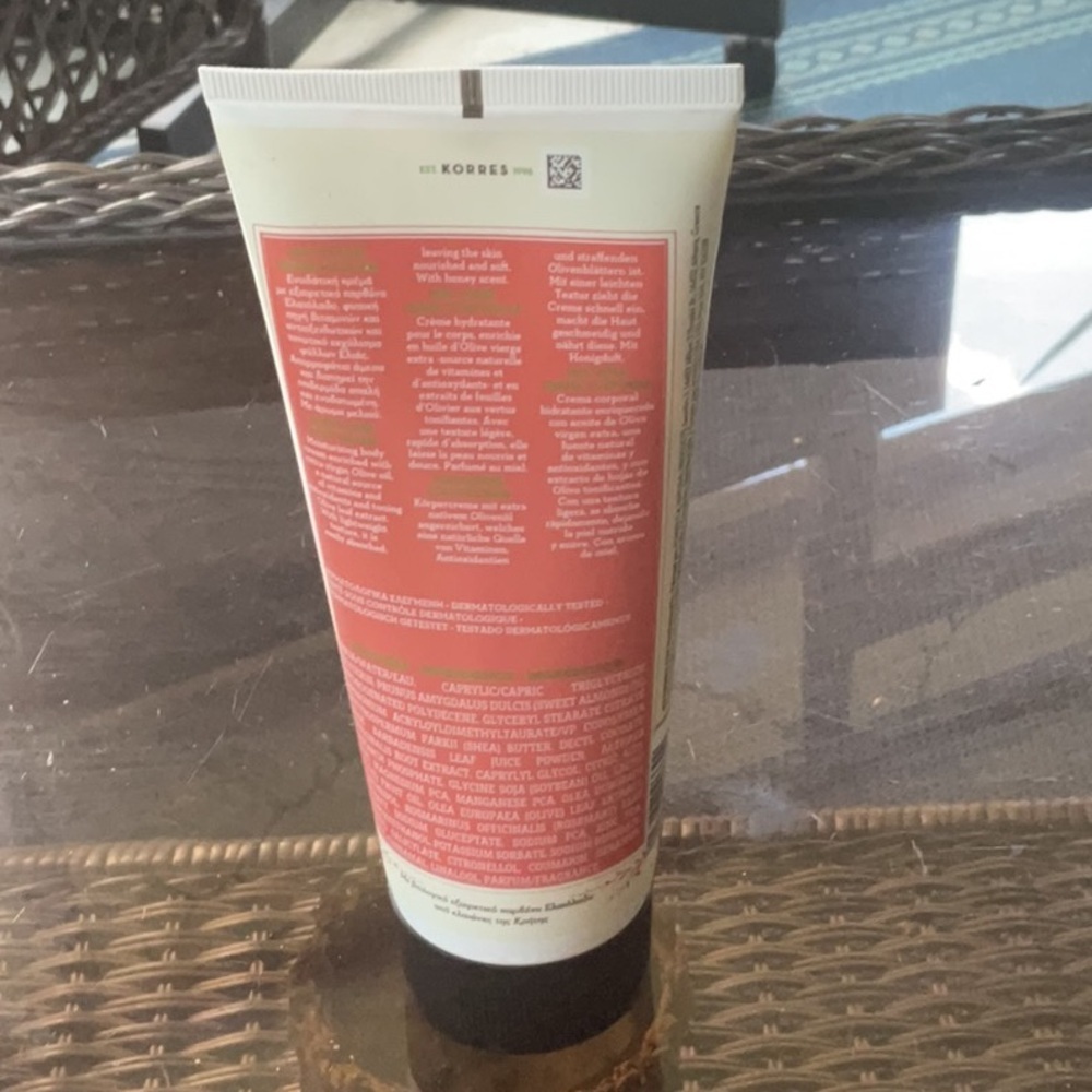 Korres Honey Pear scented  Olive Moisturizer - Picture 3 of 5